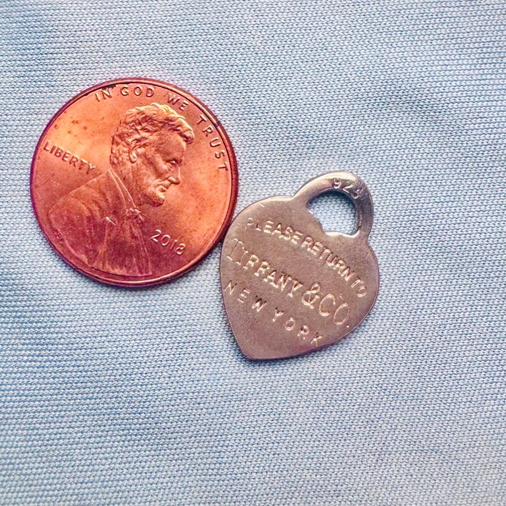 Tiffany & Co. Silver Heart Tag pendant authentic. - Picture 4 of 8